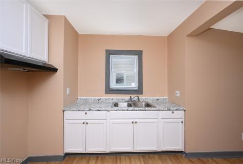 980 Neptune Avenue Akron OH 44301
