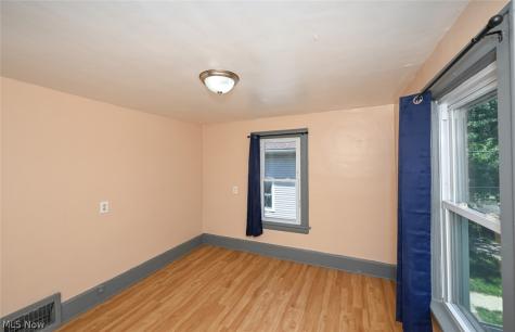 980 Neptune Avenue Akron OH 44301