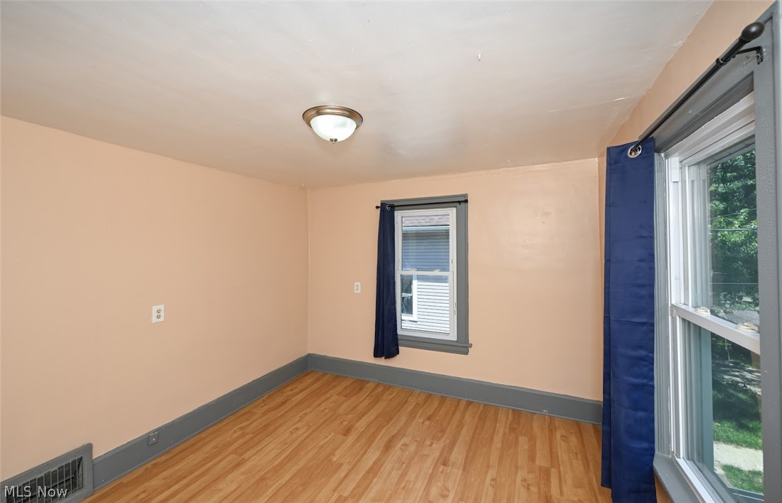 980 Neptune Avenue Akron OH 44301