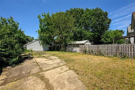 980 Neptune Avenue Akron OH 44301