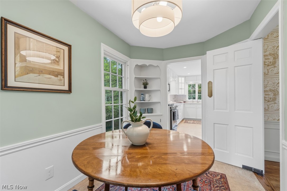 2748 Belvoir Boulevard Shaker Heights OH 44122