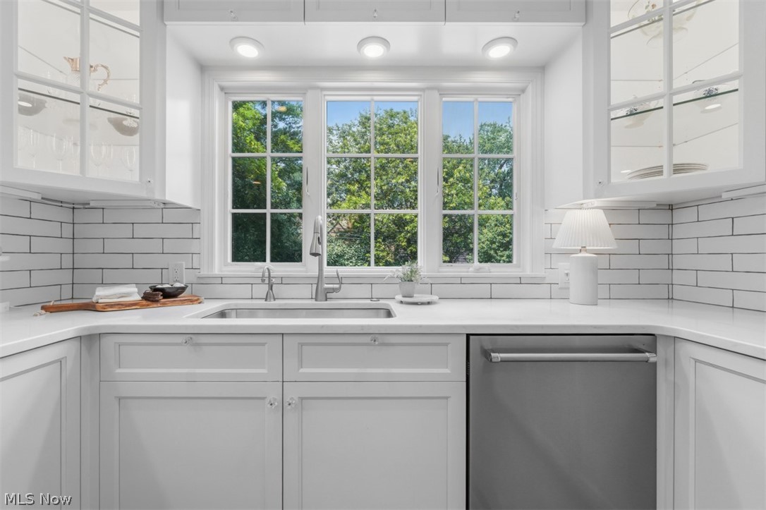2748 Belvoir Boulevard Shaker Heights OH 44122