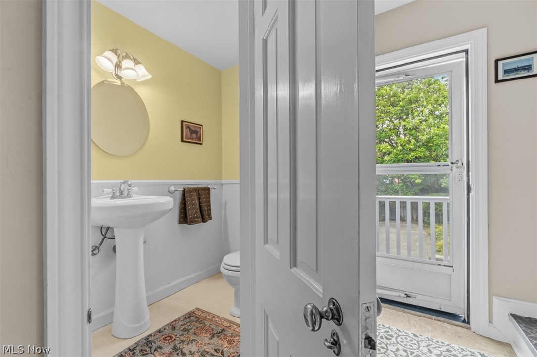 2748 Belvoir Boulevard Shaker Heights OH 44122