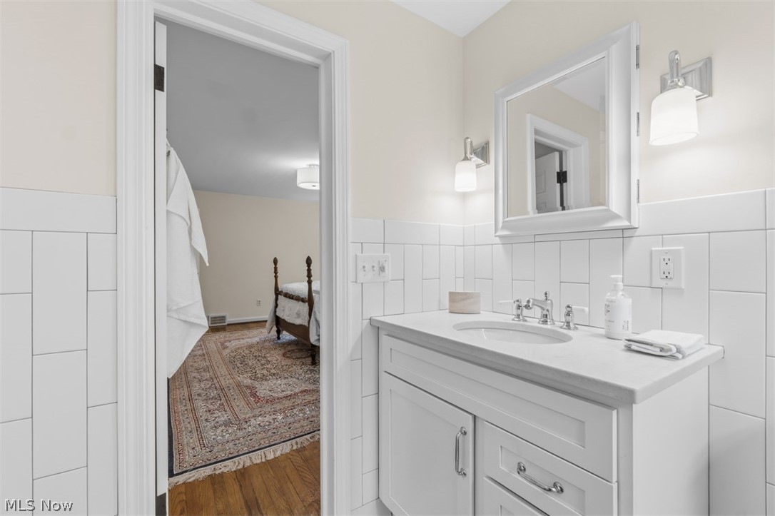 2748 Belvoir Boulevard Shaker Heights OH 44122