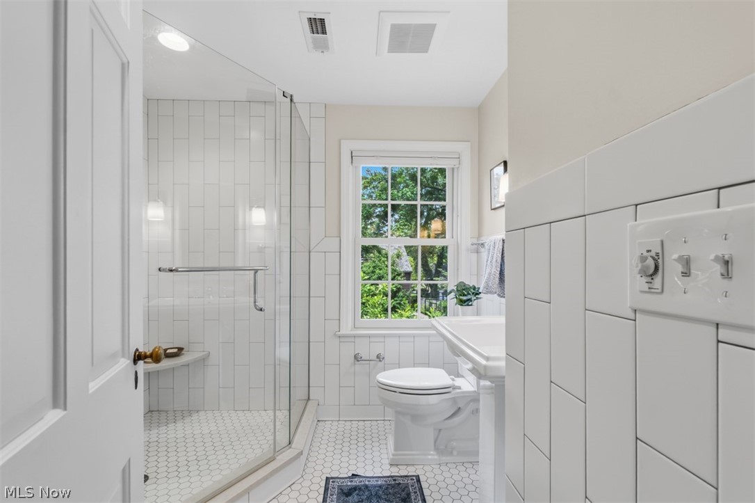 2748 Belvoir Boulevard Shaker Heights OH 44122