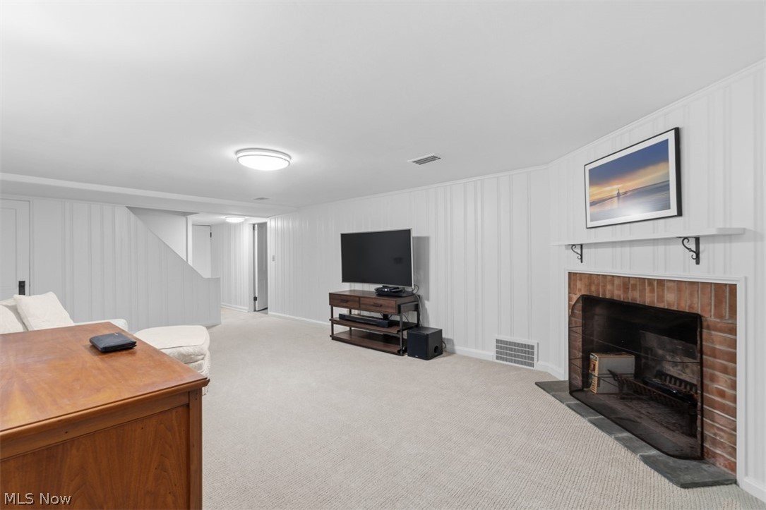 2748 Belvoir Boulevard Shaker Heights OH 44122