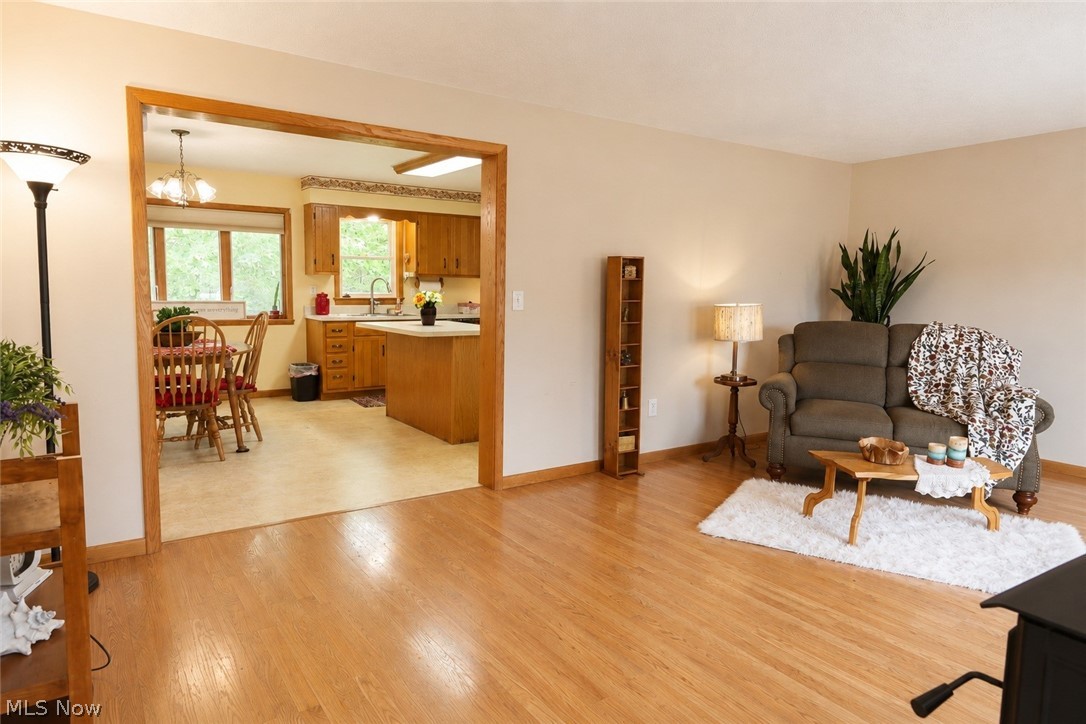 6077 Weaver Road Conneaut OH 44030