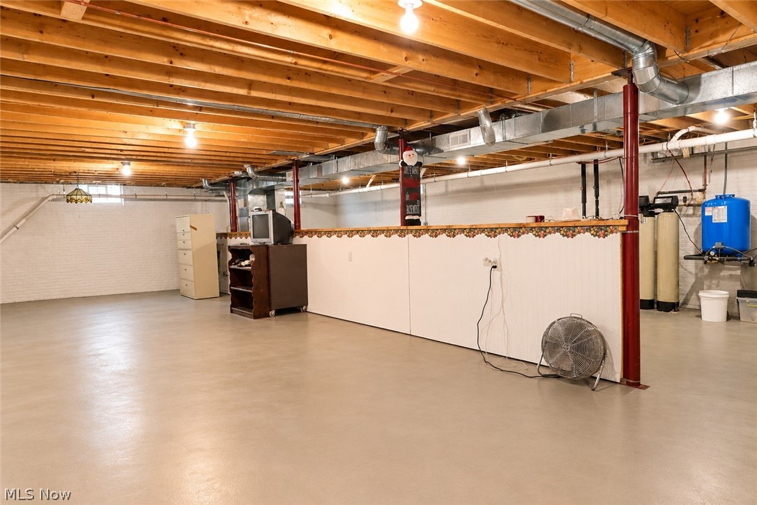 6077 Weaver Road Conneaut OH 44030