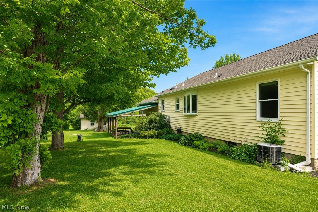 6077 Weaver Road Conneaut OH 44030