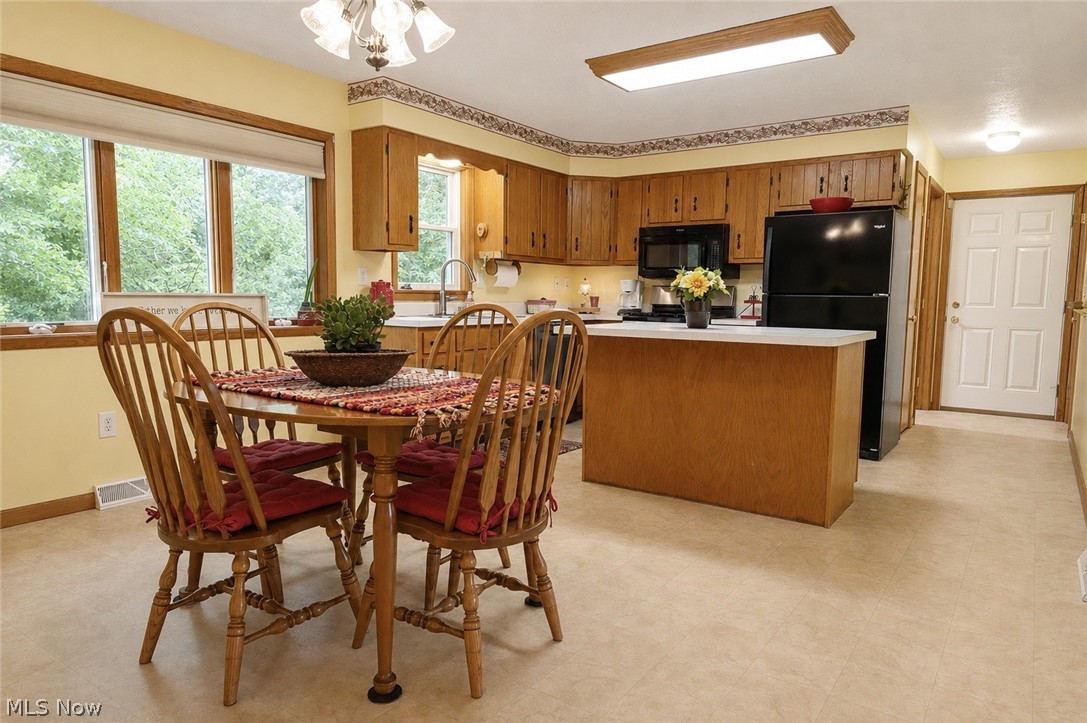 6077 Weaver Road Conneaut OH 44030