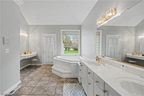 32282 Dakota Run Avon Lake OH 44012