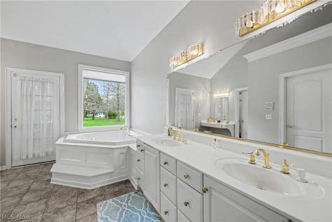 32282 Dakota Run Avon Lake OH 44012