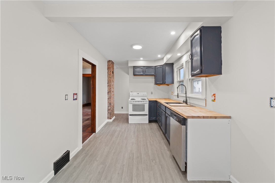 119 Waverly Place Lorain OH 44052