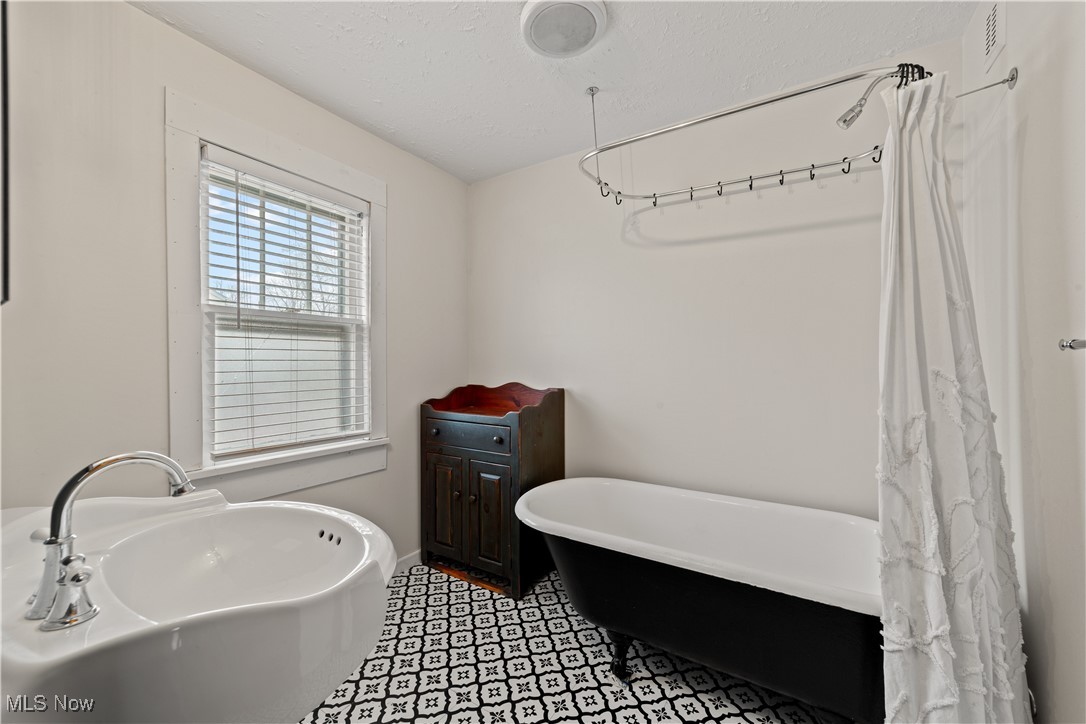 119 Waverly Place Lorain OH 44052