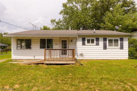1687 Delia Avenue Akron OH 44320