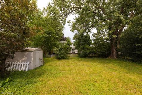 1687 Delia Avenue Akron OH 44320