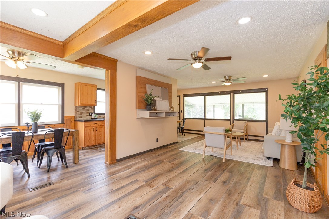 1687 Delia Avenue Akron OH 44320