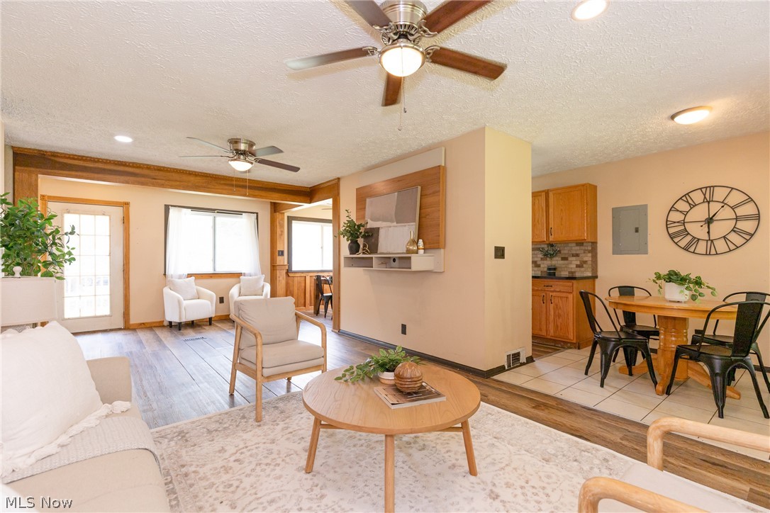 1687 Delia Avenue Akron OH 44320