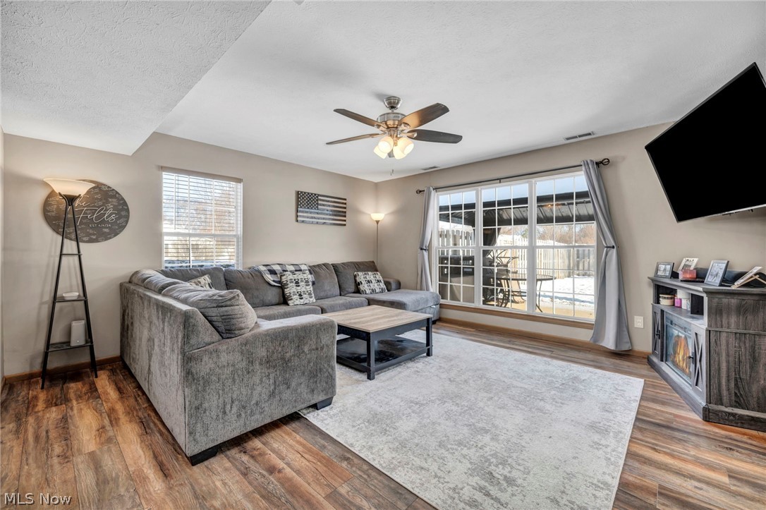 27 Kenilworth Avenue Painesville OH 44077