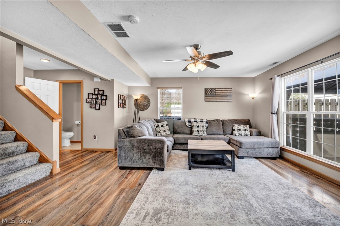 27 Kenilworth Avenue Painesville OH 44077