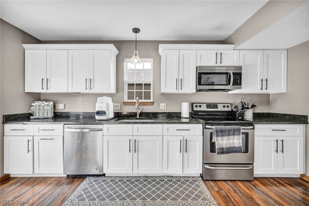 27 Kenilworth Avenue Painesville OH 44077