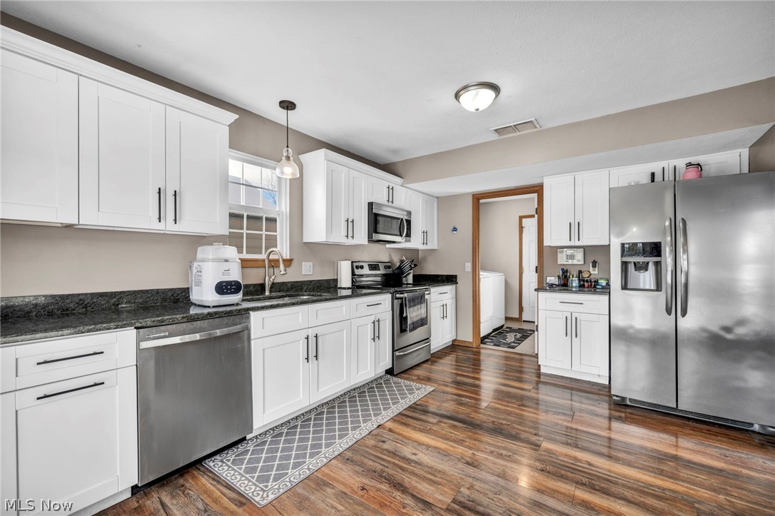27 Kenilworth Avenue Painesville OH 44077