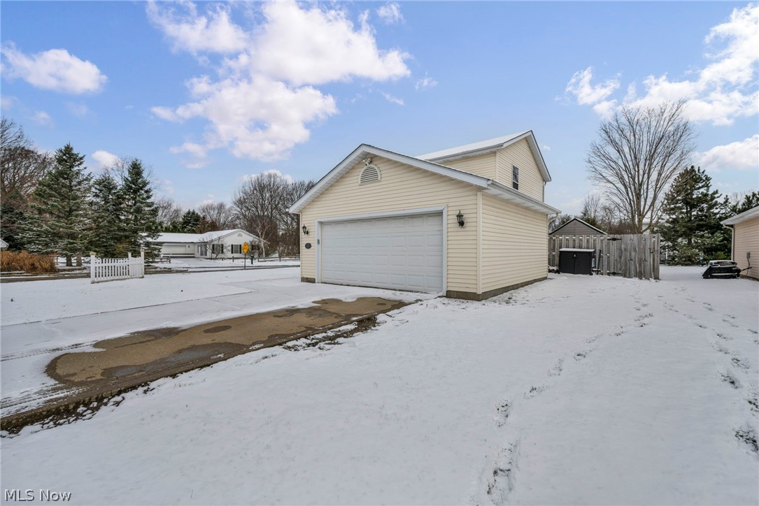 27 Kenilworth Avenue Painesville OH 44077