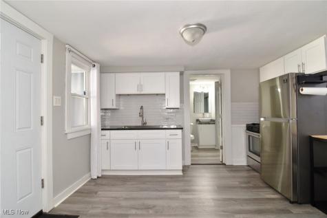2061 W 33rd Street Cleveland OH 44113