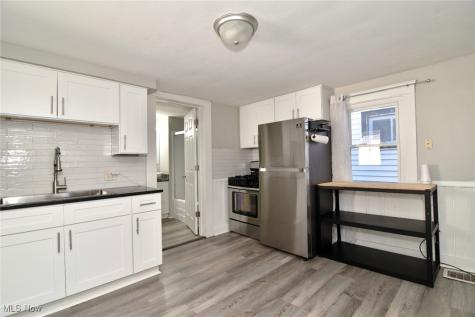 2061 W 33rd Street Cleveland OH 44113
