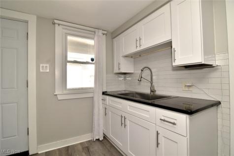 2061 W 33rd Street Cleveland OH 44113
