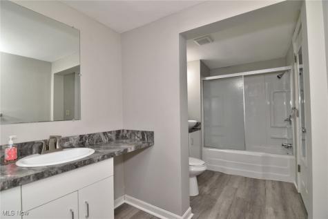 2061 W 33rd Street Cleveland OH 44113