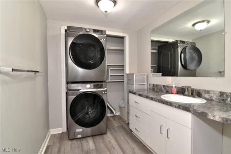 2061 W 33rd Street Cleveland OH 44113