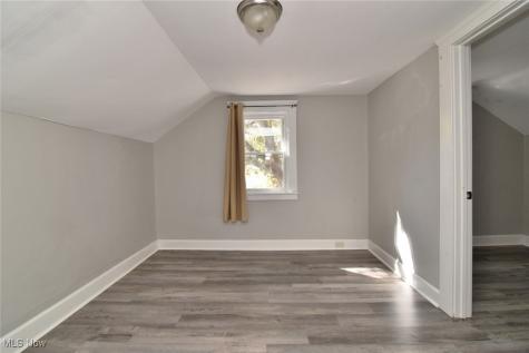 2061 W 33rd Street Cleveland OH 44113