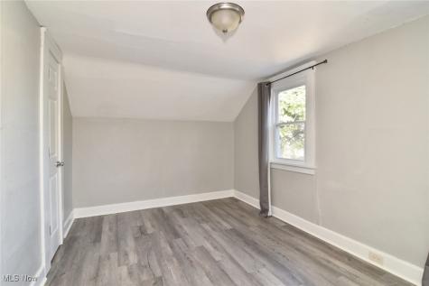 2061 W 33rd Street Cleveland OH 44113