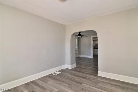 2061 W 33rd Street Cleveland OH 44113