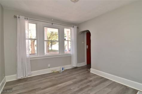 2061 W 33rd Street Cleveland OH 44113