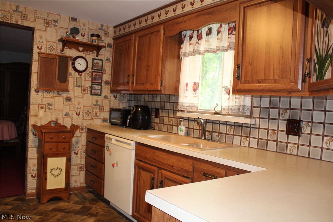 4110 Paris Avenue SE Minerva OH 44657