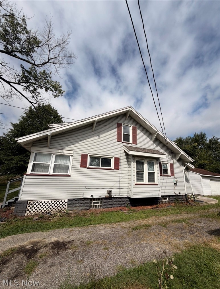 908 Palmyra Road SW Warren OH 44485