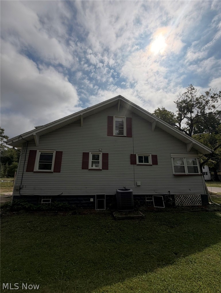 908 Palmyra Road SW Warren OH 44485