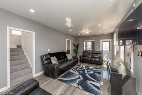 5811 Madison Avenue Cleveland OH 44102