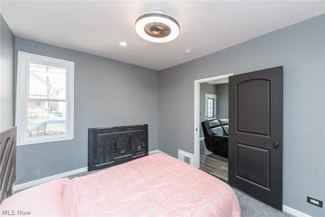 5811 Madison Avenue Cleveland OH 44102