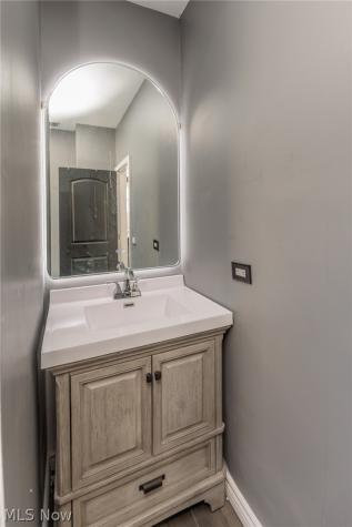 5811 Madison Avenue Cleveland OH 44102
