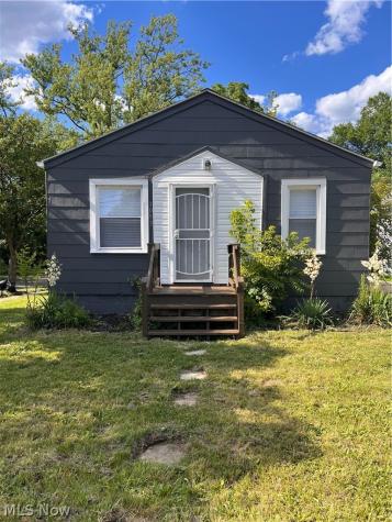 1093 Joy Avenue Akron OH 44306