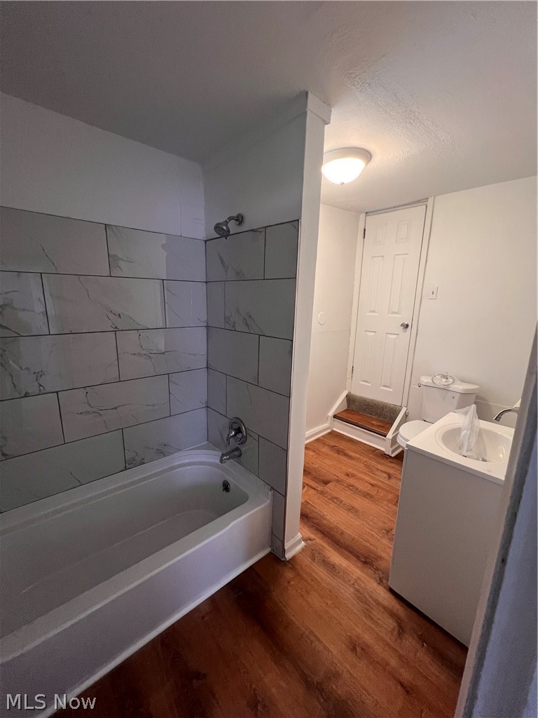 1093 Joy Avenue Akron OH 44306