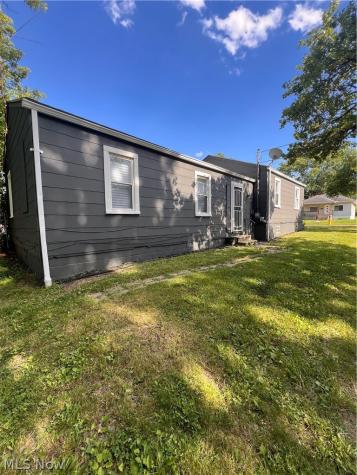 1093 Joy Avenue Akron OH 44306
