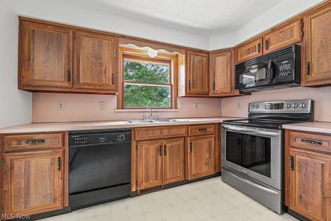 2642 Blake Road Wadsworth OH 44281