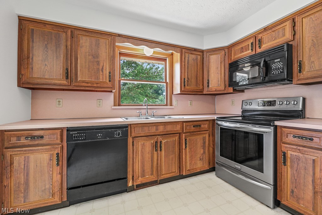 2642 Blake Road Wadsworth OH 44281