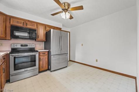 2642 Blake Road Wadsworth OH 44281