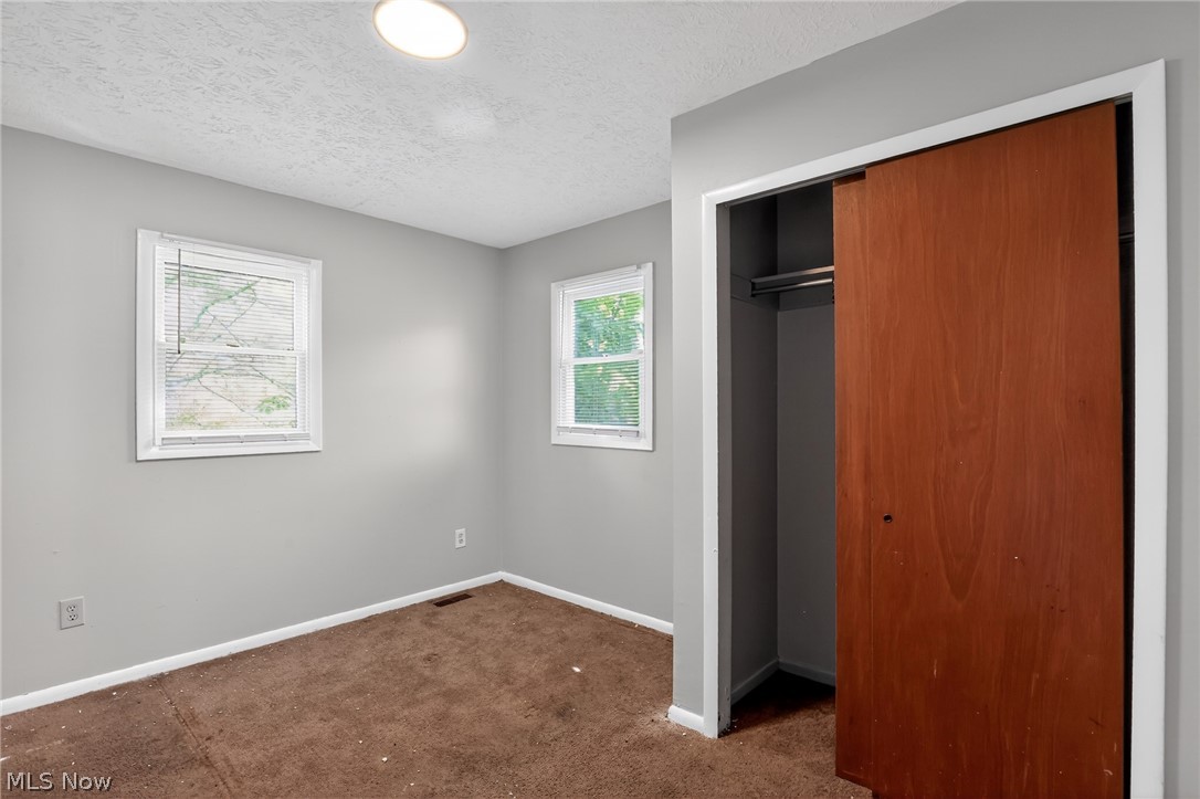 1537 E 214th Street Euclid OH 44117