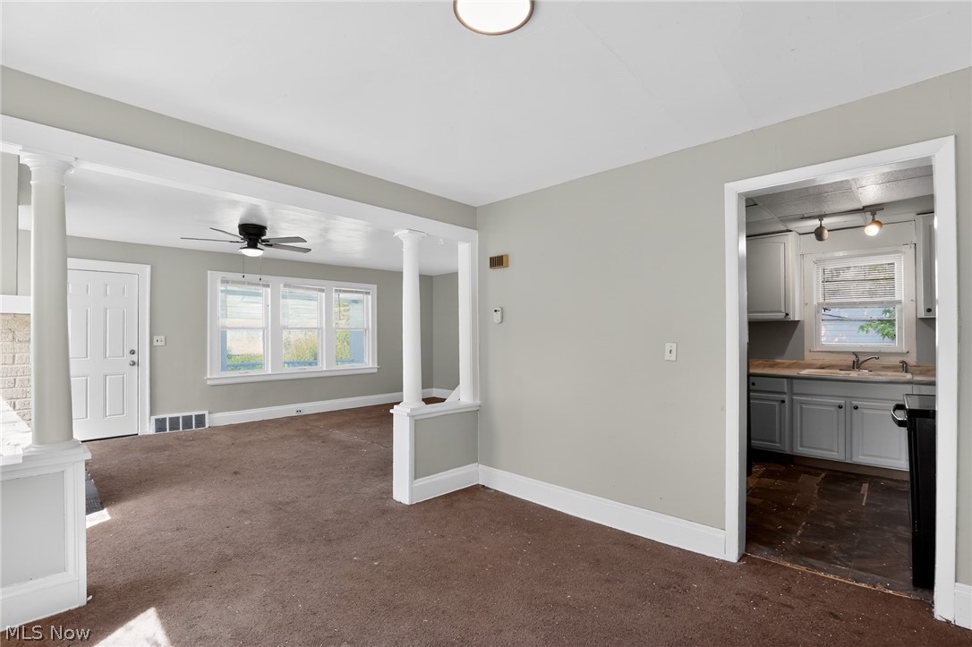 1537 E 214th Street Euclid OH 44117